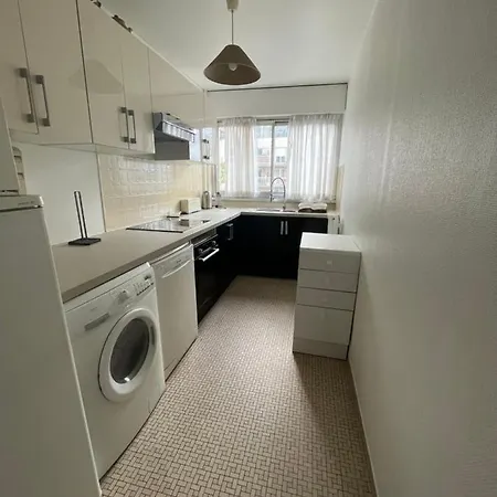 Appartement Tour Eiffel Cambronne 3 *