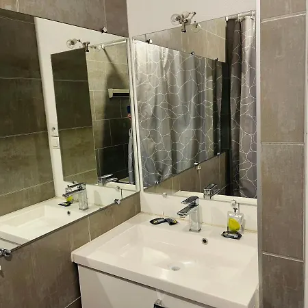 Appartement Tour Eiffel Cambronne 3 *
